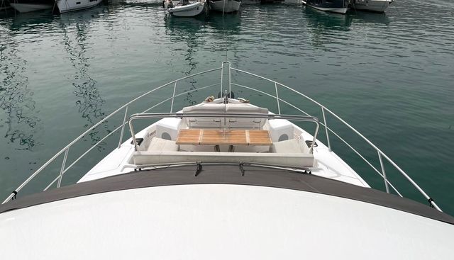 LASTOCHKA yacht for sale 8