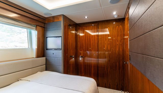 AFTER 8 II yacht for sale 35