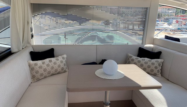 SUNSEEKER PREDATOR 50 yacht for sale 18