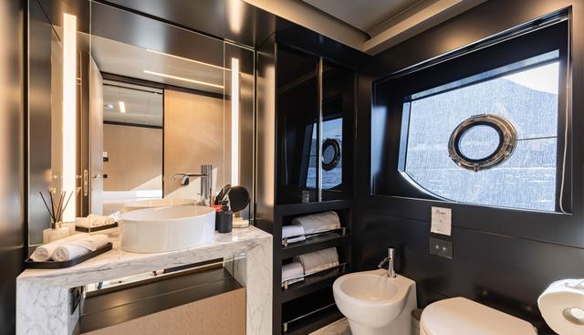 STILE DI VITA yacht for sale 30