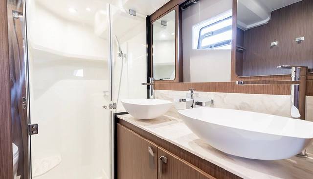 F4.9 yacht for sale 42