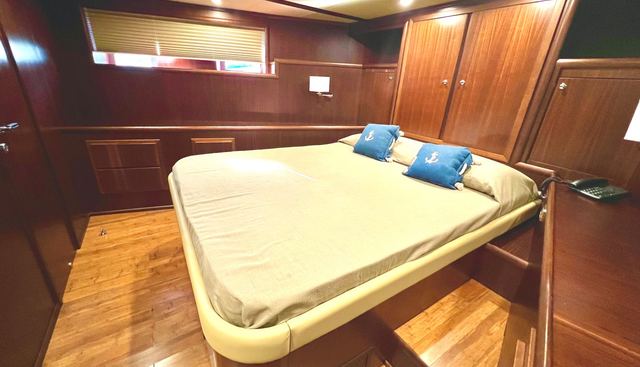 MARILOAN FENIC II yacht for sale 10