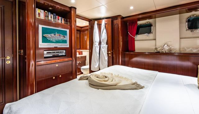 STARSHIP yacht for sale 38