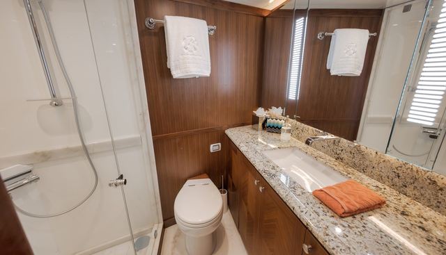 Live Mas yacht for sale 32