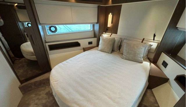 Azimut 72 Fly  yacht for sale 27