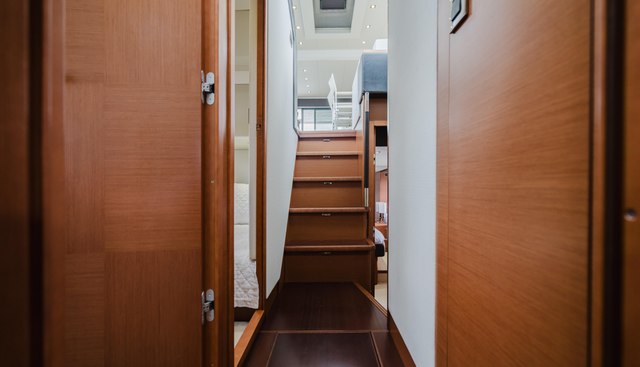 WorldWide yacht for sale 35