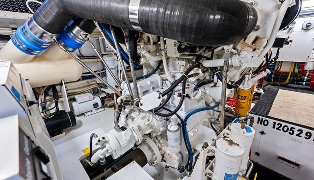 SATELLITE OFFICE yacht for sale 39