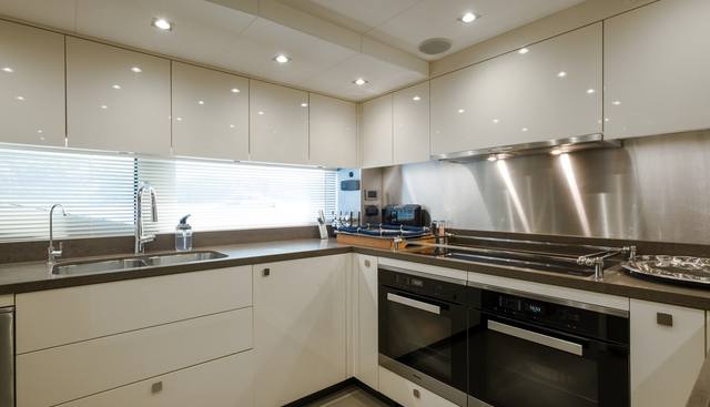 MERCY OCEANS yacht for sale 28