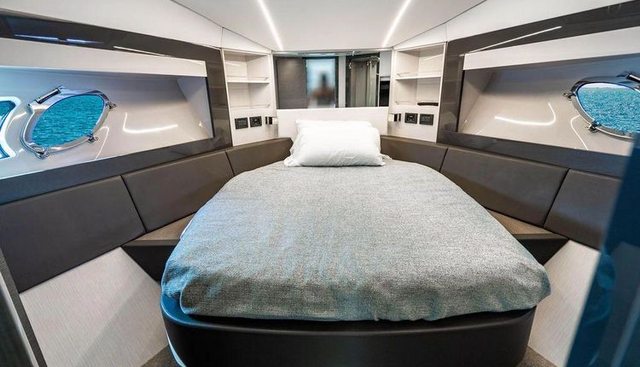 Two Bite yacht for sale 44