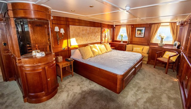 CHANTAL yacht for sale 12