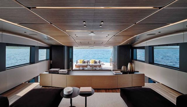 LIFE MOMENT yacht for sale 13