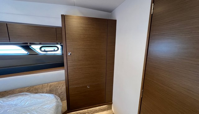 Mollie yacht for sale 29