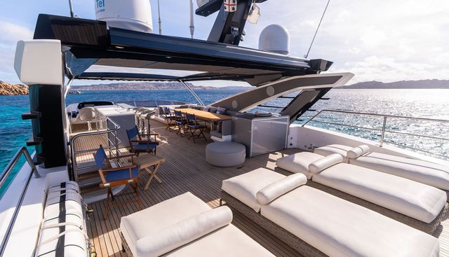 MAGIC MOMENT yacht for sale 8