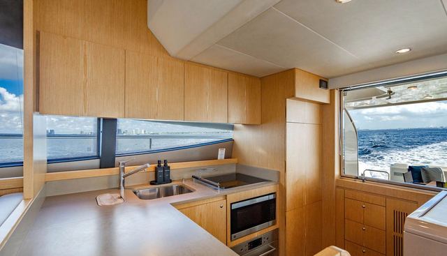 Amigos yacht for sale 20