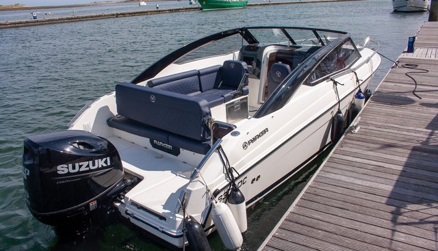 Parker 630 DC yacht for sale 7