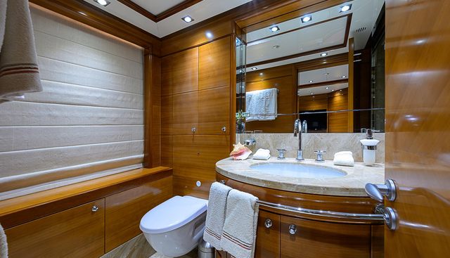 SEASCAPE V yacht for sale 70