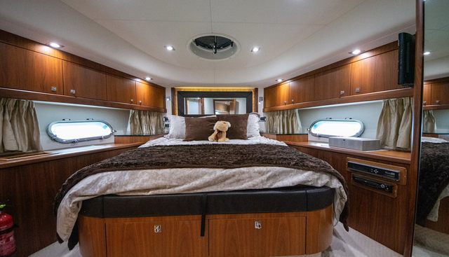 JUNIOR yacht for sale 37