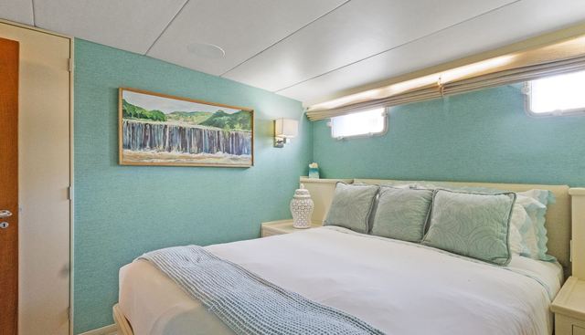 Adventurer yacht for sale 24