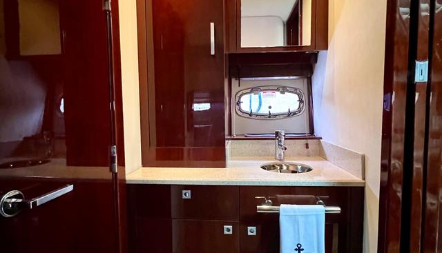 Equinox yacht for sale 33