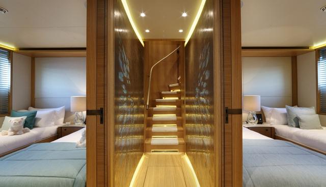 SOLIS yacht for sale 18