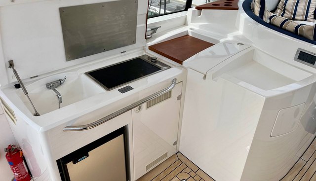 noname yacht for sale 33