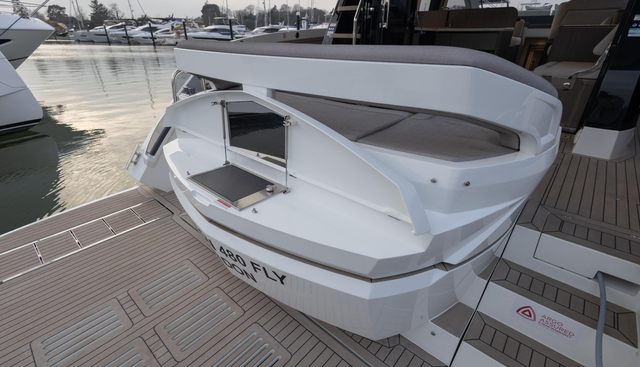 GN480FLY yacht for sale 17