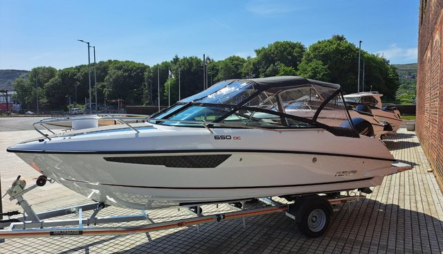 F650 yacht for sale 2