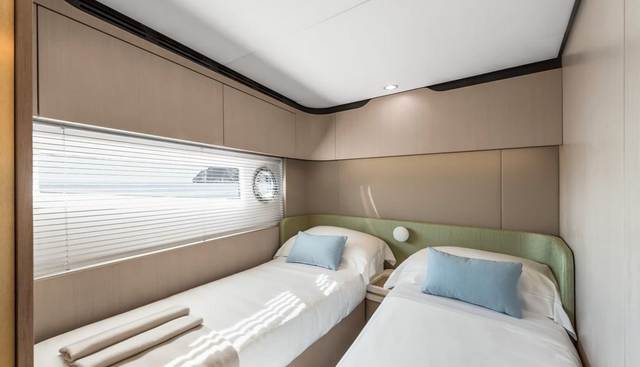 AZIMUT 60 FLY yacht for sale 20