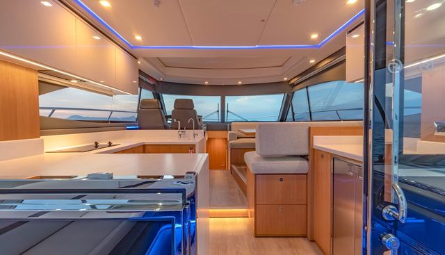 RIVIERA 4600 SY yacht for sale 13