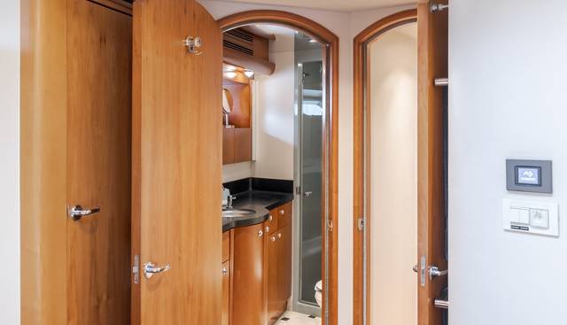 EASY yacht for sale 33