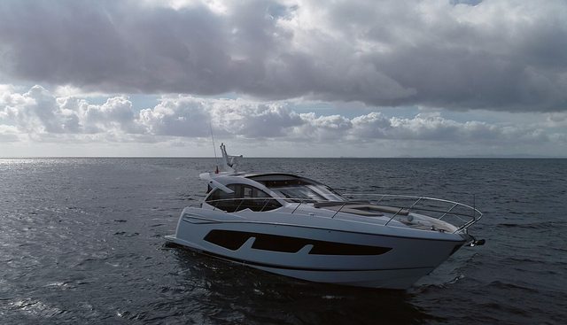 QUEEN B yacht for sale 4