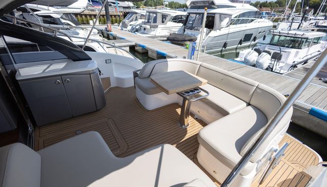 V50960 - 3 CABIN DECK VERSION yacht for sale 27