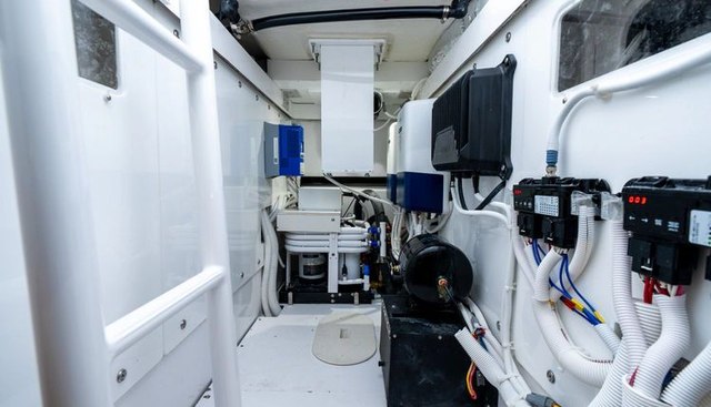 DEALER DEMO yacht for sale 43