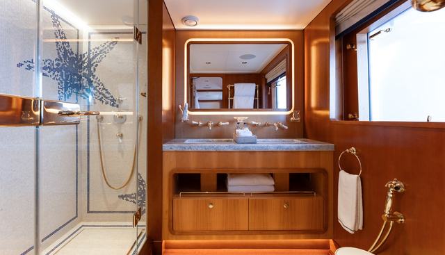 SYNTHESIS 66 yacht for sale 18