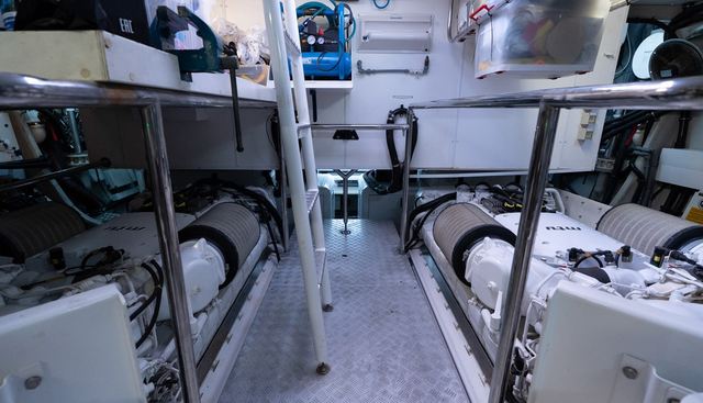 ROUND MIDNIGHT yacht for sale 57