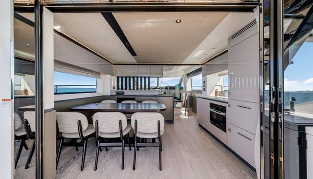 MANHATTAN 68 yacht for sale 13