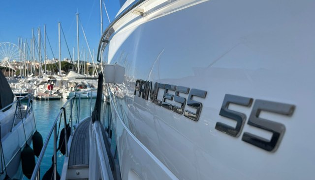 F55 yacht for sale 12