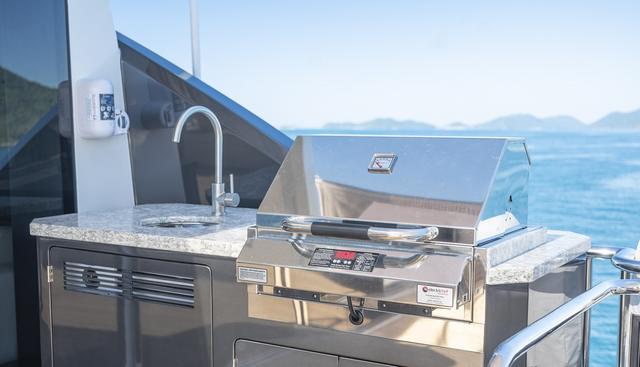 Makoro yacht for sale 17
