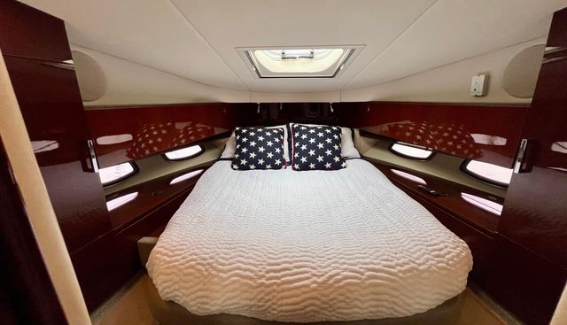 Equinox yacht for sale 27