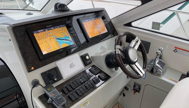 Equinox yacht for sale 20