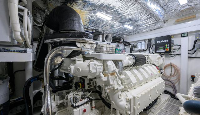 MISS AMY yacht for sale 85