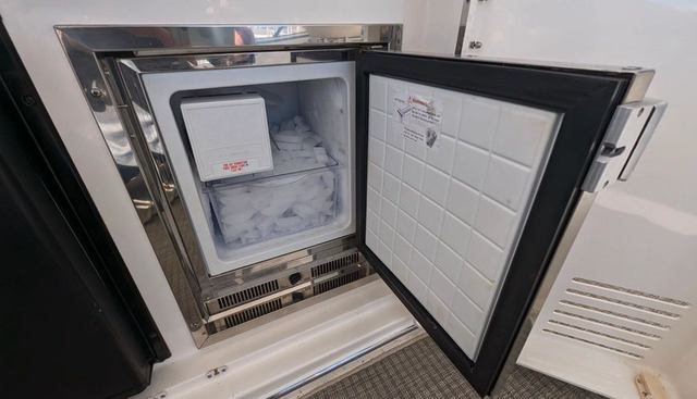 Lone Star yacht for sale 27