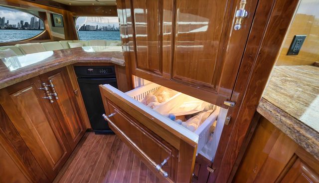 noname yacht for sale 37
