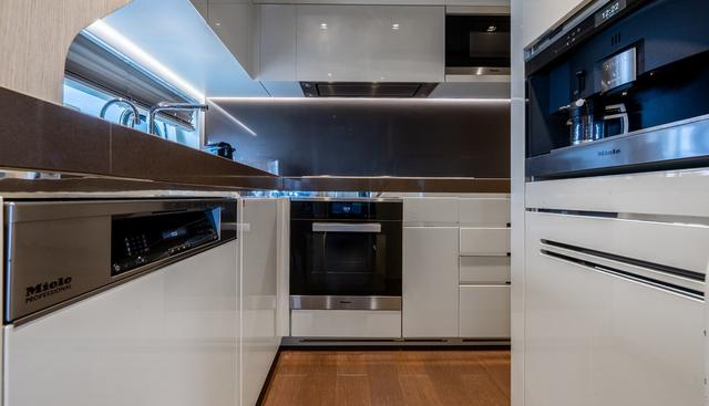 Zalanka yacht for sale 48