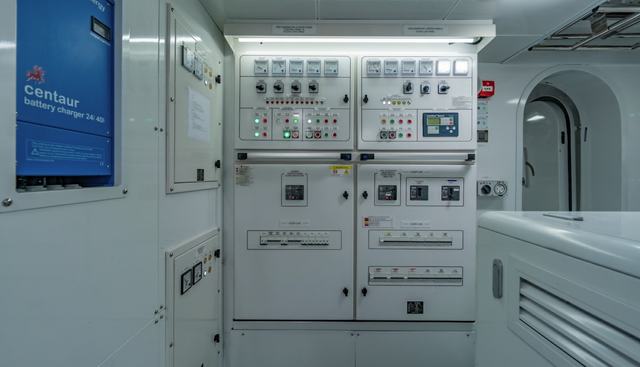 SPACECAT yacht for sale 34