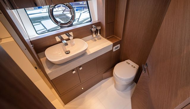 4282555 yacht for sale 38