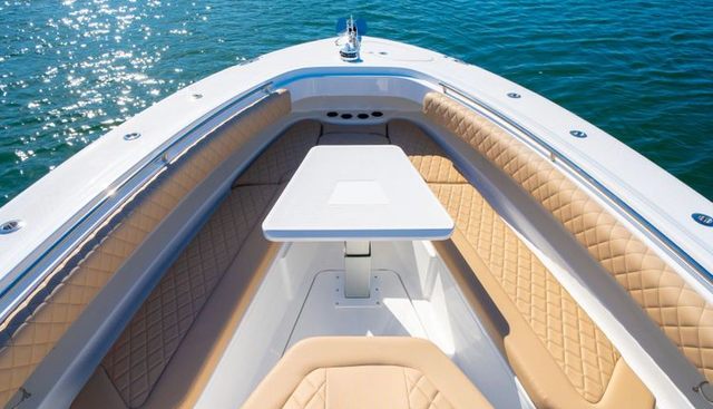 42 Lujo yacht for sale 29