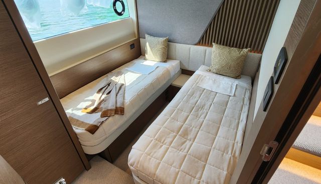 S72 yacht for sale 29