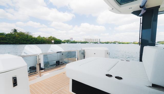 LA PLAGE yacht for sale 17