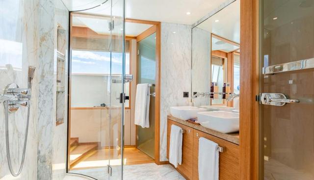 SOLIS yacht for sale 17